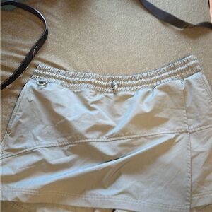 Old Navy Women's Light Gray Skort